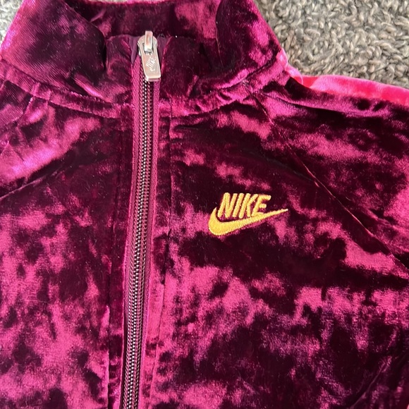 24m Nike velour sweatsuit set - Picture 4 of 6